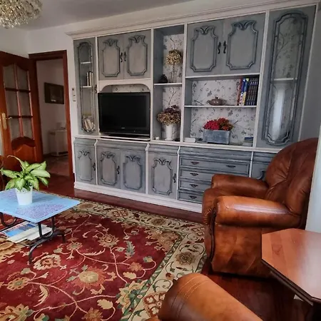 Piso Completo 5 Personas En Casa Lantoxana خيخون