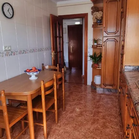 Piso Completo 5 Personas En Casa Lantoxana アパート ヒホン